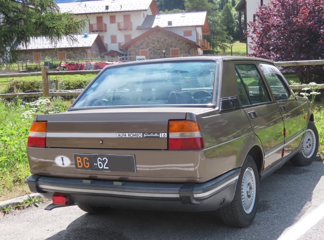 www.targhenere.net/gallery2/wp-content/uploads/2021/07/giulietta_16_bg_1_classicauto_tn4308.jpg