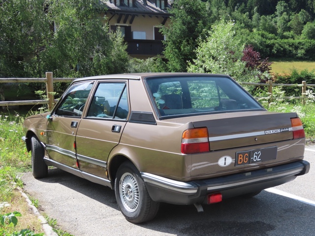 www.targhenere.net/gallery2/wp-content/uploads/2021/07/giulietta_16_bg_classicauto_tn4308.jpg