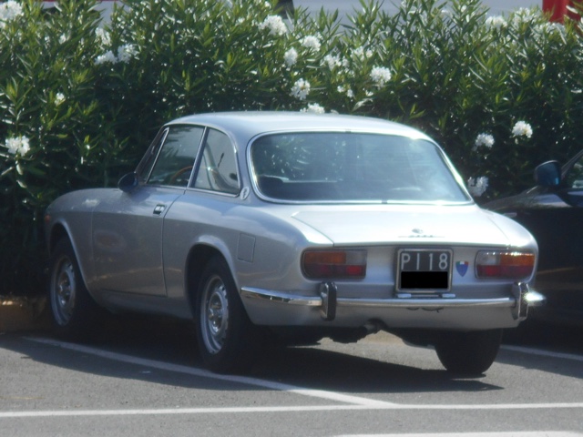 www.targhenere.net/gallery2/wp-content/uploads/2021/08/alfa_romeo_gt_2000_veloce_ago21.jpg