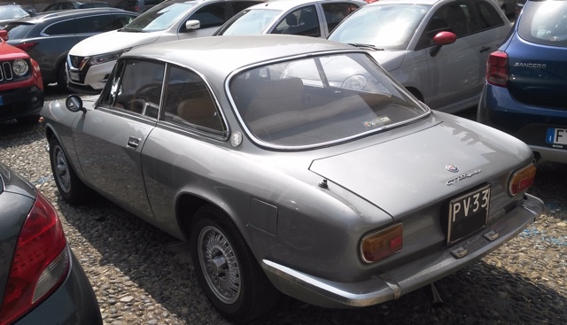 www.targhenere.net/gallery2/wp-content/uploads/2021/08/alfa_romeo_gt_junior_1300_2.jpg