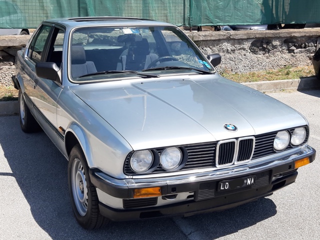 www.targhenere.net/gallery2/wp-content/uploads/2021/08/bmw_e30_318i_2.jpg