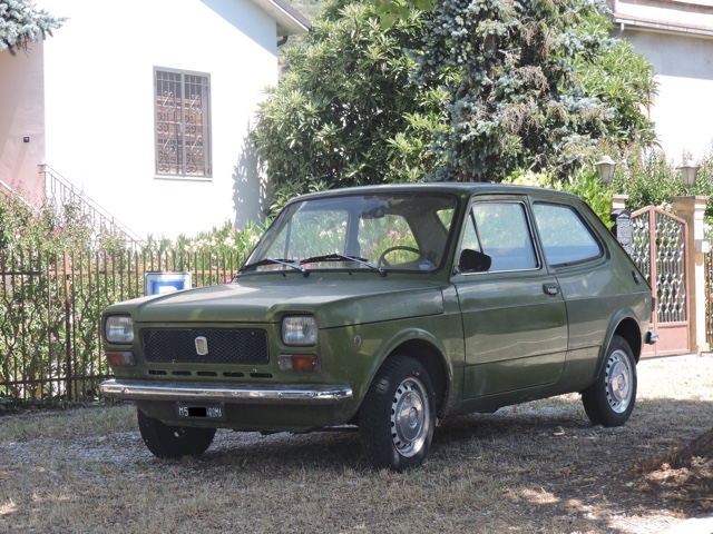 www.targhenere.net/gallery2/wp-content/uploads/2021/08/fiat_127_2p_ago21_front.jpg