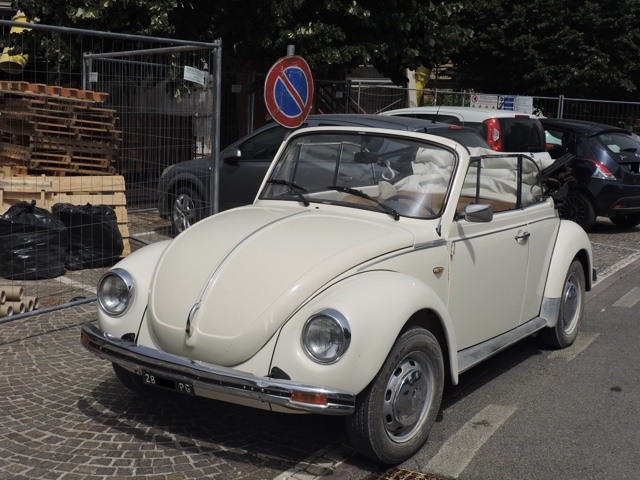www.targhenere.net/gallery2/wp-content/uploads/2021/09/vw_maggiolone_1303_cabrio_ago21_front.jpg