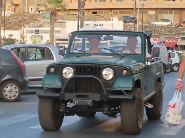 www.targhenere.net/gallery2/wp-content/uploads/2021/10/ebro_jeepster_classicauto_tn63342.jpg