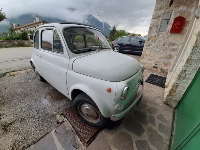 www.targhenere.net/gallery2/wp-content/uploads/2021/10/fiat_500_-_aq3_fronte_oinotna_tn62824.jpg