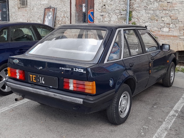 www.targhenere.net/gallery2/wp-content/uploads/2021/10/ford_escort_mk3_5p_tonymura_tn10662.jpg