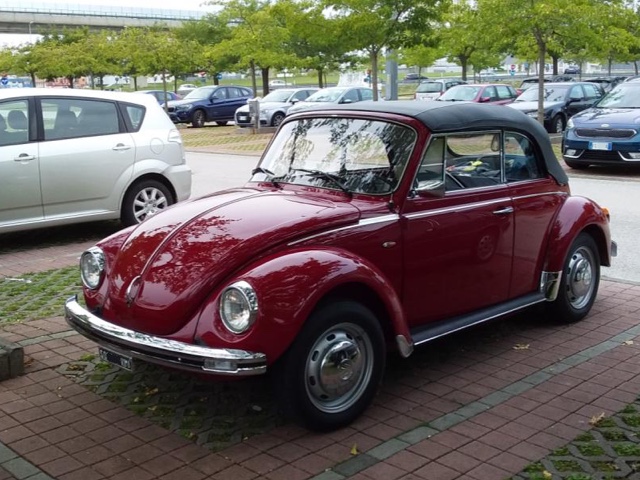 www.targhenere.net/gallery2/wp-content/uploads/2021/10/volkswagen_maggiolone_cabriolet_1303_1200_1976_2.jpg