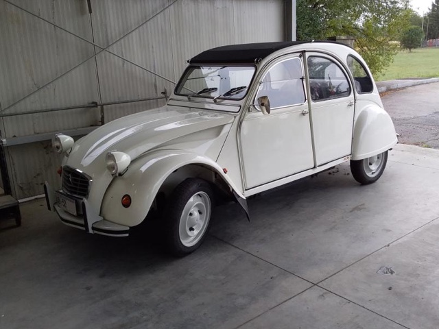 www.targhenere.net/gallery2/wp-content/uploads/2021/11/citroen_2cv_4_1978_1986_2.jpg