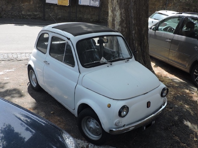 www.targhenere.net/gallery2/wp-content/uploads/2021/11/fiat_500_r_ago21_tr_front.jpg