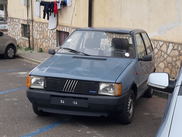 www.targhenere.net/gallery2/wp-content/uploads/2021/11/fiat_uno_45_2.jpg
