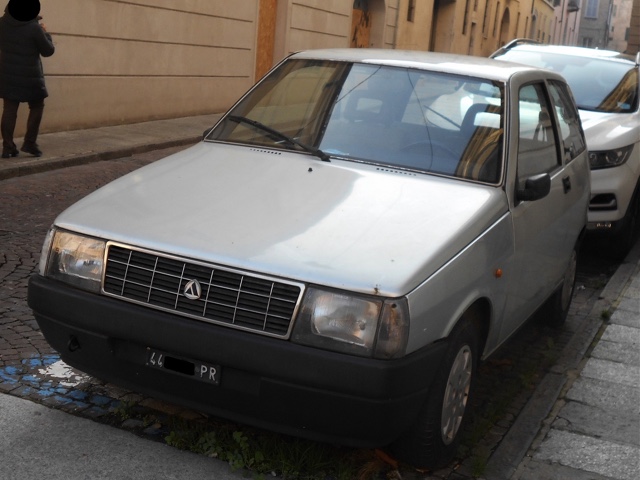 www.targhenere.net/gallery2/wp-content/uploads/2021/12/autobianchi_y10_dic21_front_blowup_tn30400.jpg