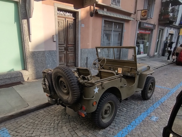 www.targhenere.net/gallery2/wp-content/uploads/2021/12/jeep.jpg