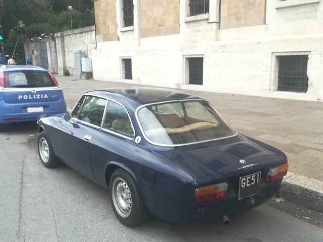 www.targhenere.net/gallery2/wp-content/uploads/2022/01/alfaromeo2000gtv_spinte_tn54138.jpg