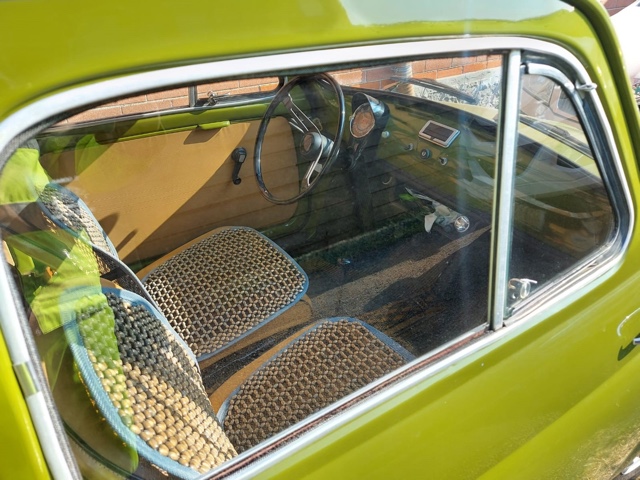 www.targhenere.net/gallery2/wp-content/uploads/2022/03/autobianchi_500_giardiniera_int.jpg