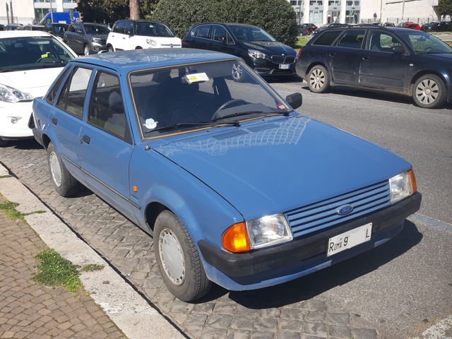 www.targhenere.net/gallery2/wp-content/uploads/2022/03/ford_escort_2.jpg