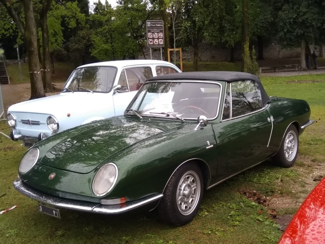 www.targhenere.net/gallery2/wp-content/uploads/2022/04/fiat850spider_markino_tn62072_01.jpg