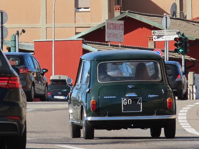 www.targhenere.net/gallery2/wp-content/uploads/2022/04/innocenti_mini_classicauto_tn63251.jpg