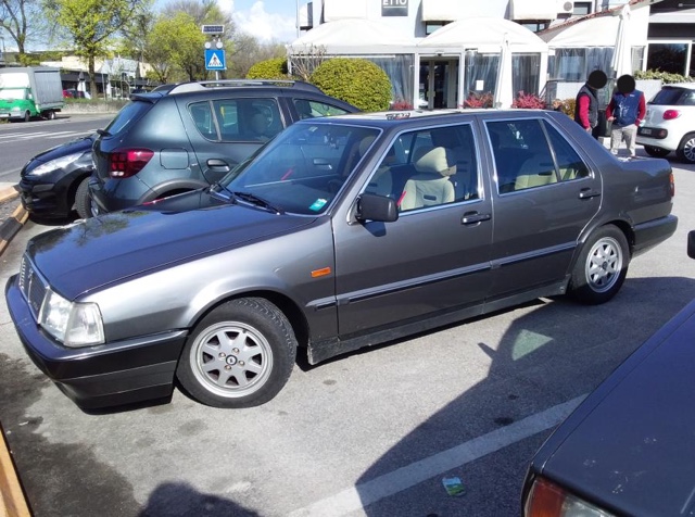 www.targhenere.net/gallery2/wp-content/uploads/2022/04/lancia_thema_ie_turbo_1988_2.jpg