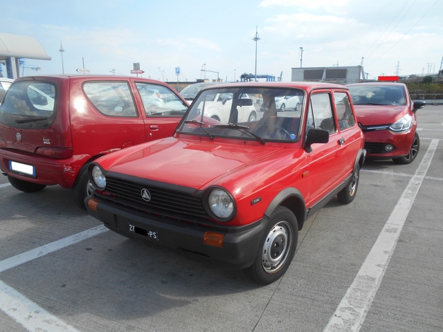 www.targhenere.net/gallery2/wp-content/uploads/2022/05/autobianchi_a112_junior_mag22_front.jpg