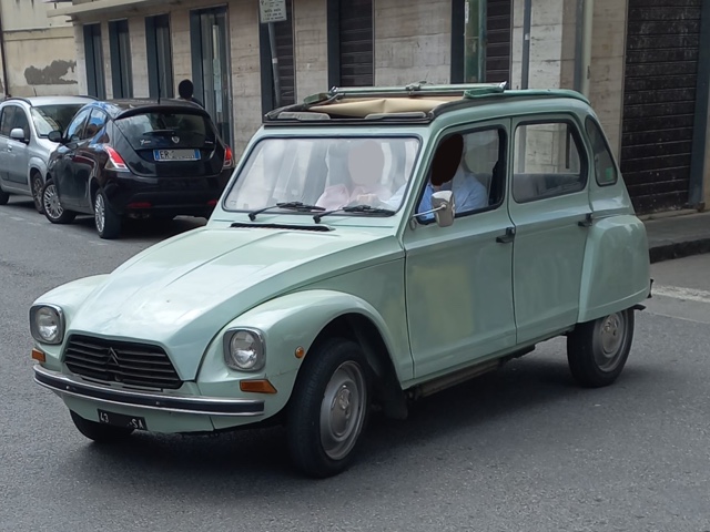 www.targhenere.net/gallery2/wp-content/uploads/2022/05/citroen_dyane_6_2.jpg