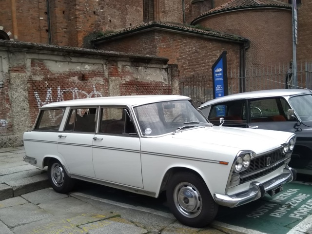 www.targhenere.net/gallery2/wp-content/uploads/2022/05/fiat2300familiare_markino_tn43896_01.jpg