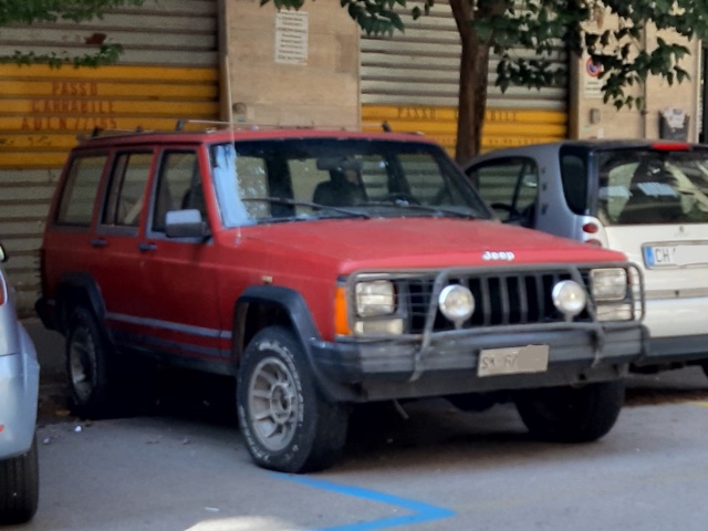 www.targhenere.net/gallery2/wp-content/uploads/2022/05/jeep_cherokee_2.jpg