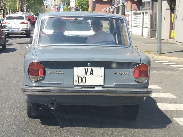 www.targhenere.net/gallery2/wp-content/uploads/2022/05/lancia_fulvia_1300_vad0_f01_cr3_tanteuno_tn20722.jpg