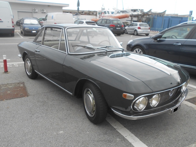 www.targhenere.net/gallery2/wp-content/uploads/2022/05/lancia_fulvia_coup_mag22_front_dx.jpg