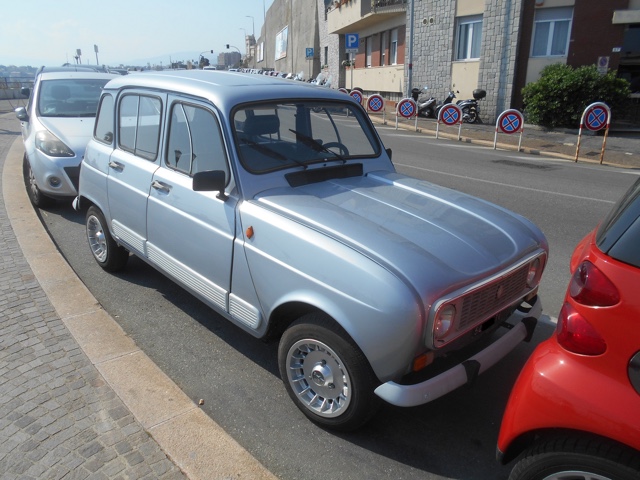 www.targhenere.net/gallery2/wp-content/uploads/2022/05/renault_4_mag22_front.jpg