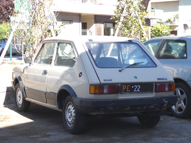 www.targhenere.net/gallery2/wp-content/uploads/2022/07/fiat127_gabford_tn61312.jpg