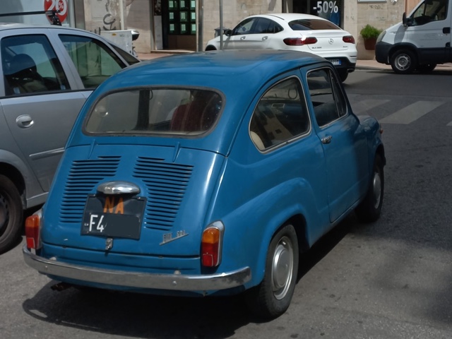 www.targhenere.net/gallery2/wp-content/uploads/2022/07/fiat_600_d_1_argiuliasuper_tn60366.jpg