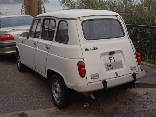 www.targhenere.net/gallery2/wp-content/uploads/2022/07/renault_4_1_argiuliasuper_tn62873.jpg