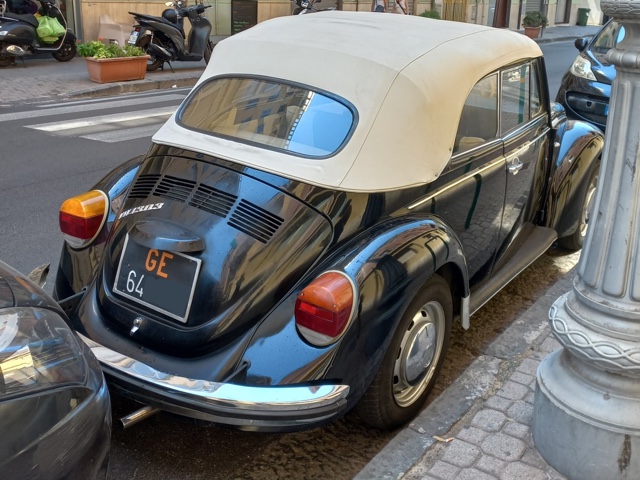 www.targhenere.net/gallery2/wp-content/uploads/2022/07/volkwagen_maggiolino_cabriolet_1_argiuliasuper_tn36036.jpg