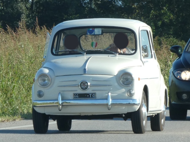 www.targhenere.net/gallery2/wp-content/uploads/2022/09/fiat600_gabford_tn68620.jpg