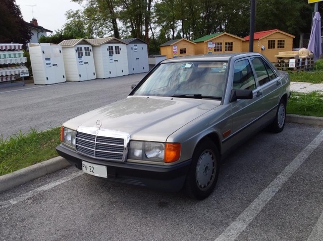 www.targhenere.net/gallery2/wp-content/uploads/2022/09/mercedes_benz_190_e_1986_2.jpg