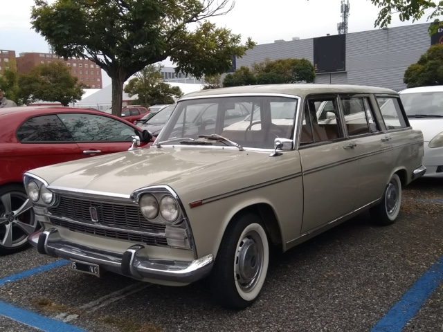 www.targhenere.net/gallery2/wp-content/uploads/2022/10/fiat2300familiaremarkino02.jpg