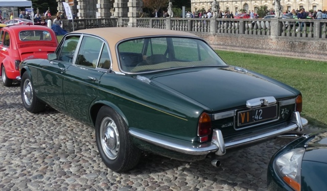 www.targhenere.net/gallery2/wp-content/uploads/2022/10/jaguarxj_gabford_tn9590.jpg