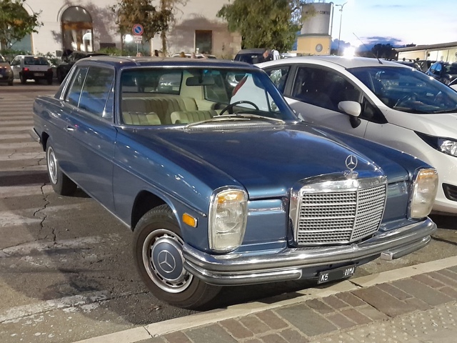 www.targhenere.net/gallery2/wp-content/uploads/2022/10/mercedes-benz_w114_280_ce.jpg