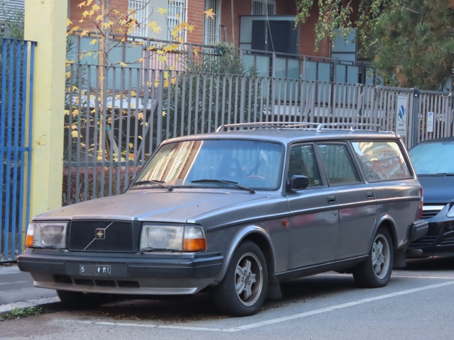 www.targhenere.net/gallery2/wp-content/uploads/2022/11/volvo_ant_classicauto_tn32506.jpg