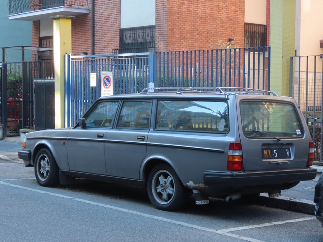 www.targhenere.net/gallery2/wp-content/uploads/2022/11/volvo_classicauto_tn32506.jpg