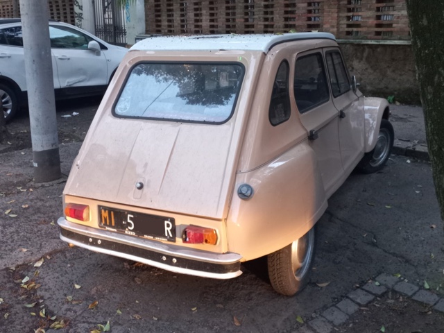 www.targhenere.net/gallery2/wp-content/uploads/2022/12/citroen_dyane_6_argiuliasuper_tn25099.jpg