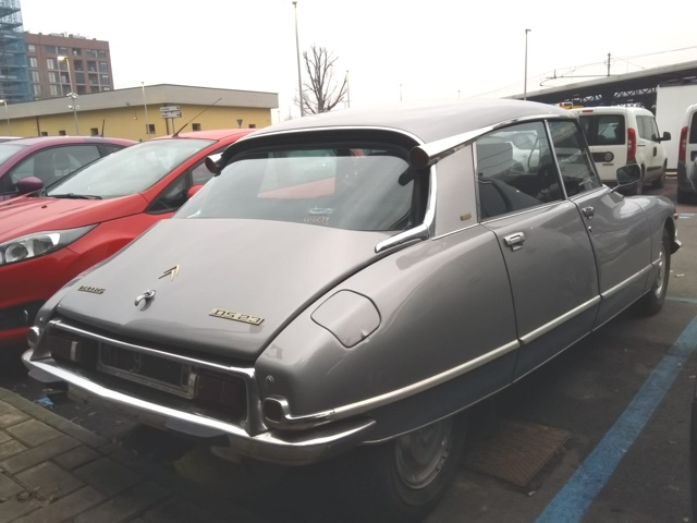 www.targhenere.net/gallery2/wp-content/uploads/2022/12/citroendsmarkino.jpg