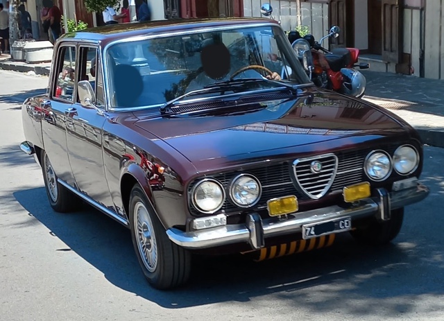 www.targhenere.net/gallery2/wp-content/uploads/2023/01/alfa_romeo_2000_2.jpg