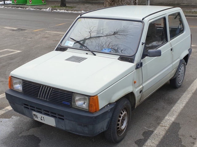 www.targhenere.net/gallery2/wp-content/uploads/2023/02/252_1986_fiat_panda_750_cl_2.jpg