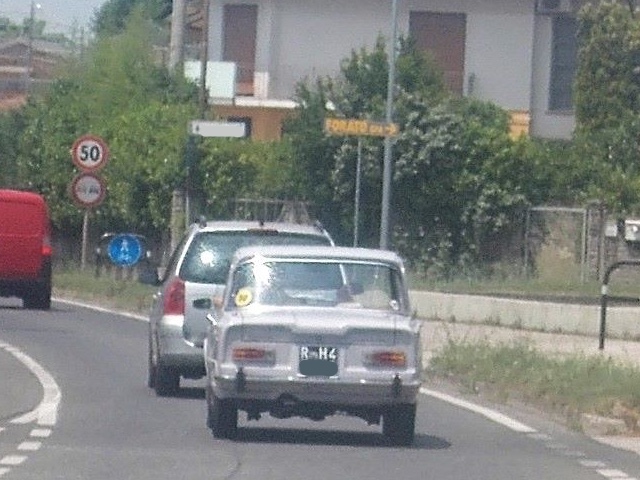 www.targhenere.net/gallery2/wp-content/uploads/2023/02/alfaromeogiulia1300super-1971_siralec_tn54738.jpg