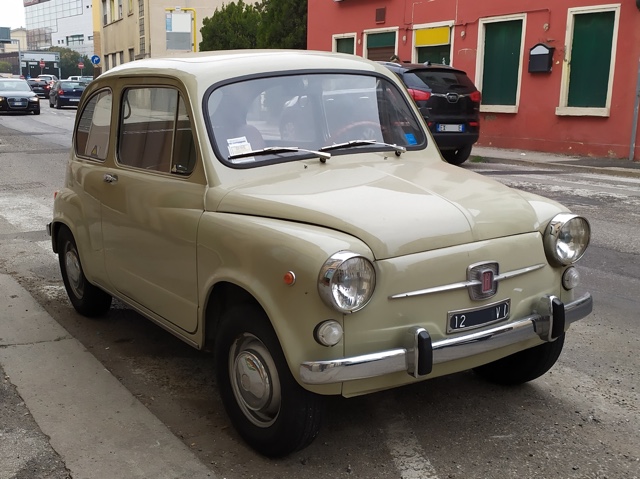 www.targhenere.net/gallery2/wp-content/uploads/2023/02/fiat600_gabford_tn29167_01.jpg