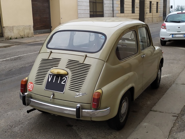 www.targhenere.net/gallery2/wp-content/uploads/2023/02/fiat600_gabford_tn29167_02.jpg
