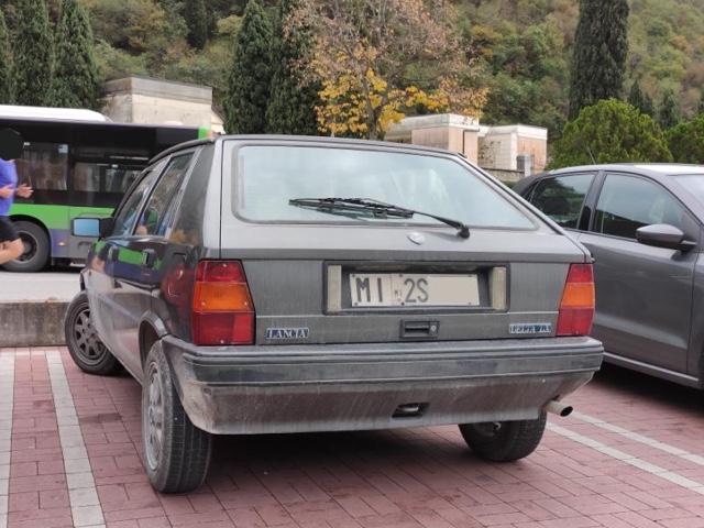 www.targhenere.net/gallery2/wp-content/uploads/2023/02/lancia_delta_lx_13_1990_2.jpg