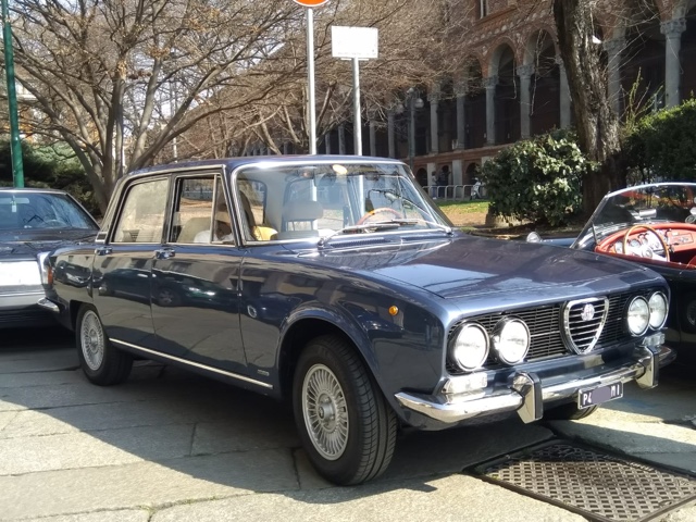 www.targhenere.net/gallery2/wp-content/uploads/2023/03/alfaromeo2000_markino_tn53766_01.jpg