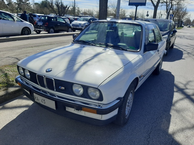 www.targhenere.net/gallery2/wp-content/uploads/2023/03/bmw_serie_3_fronte_oinotna_tn56937.jpg
